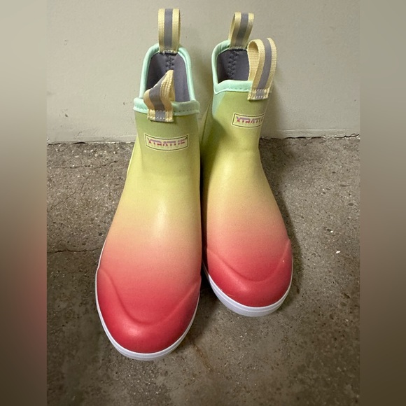 xtratuf Shoes - New without box women’s size 9